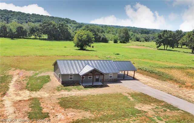 110 Hall Lane, Pocola, OK 74902