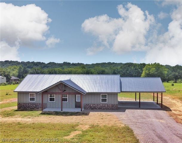 110 Hall Lane, Pocola, OK 74902