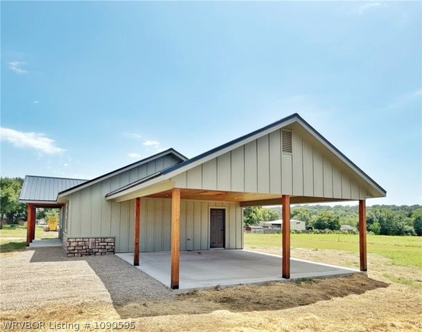 110 Hall Lane, Pocola, OK 74902