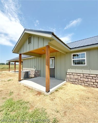 110 Hall Lane, Pocola, OK 74902