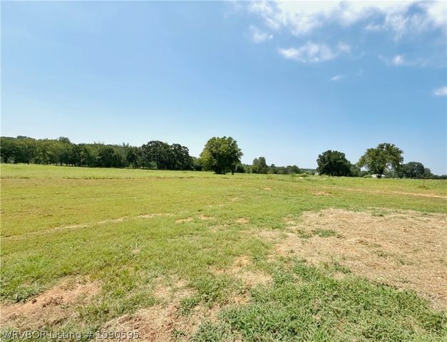 110 Hall Lane, Pocola, OK 74902