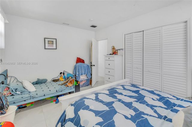 250 NW 34th Avenue, Miami, FL 33125