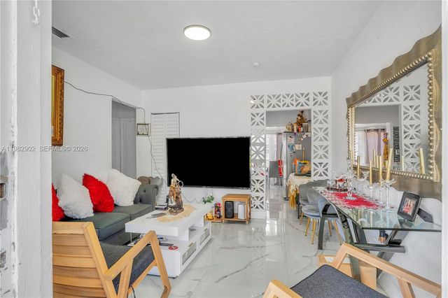 250 NW 34th Avenue, Miami, FL 33125