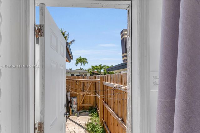 250 NW 34th Avenue, Miami, FL 33125