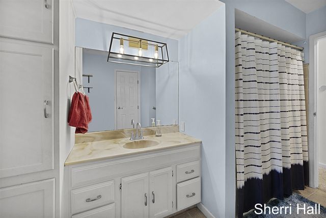 11632 Woodgate Drive, Grand Rapids, MI 49534