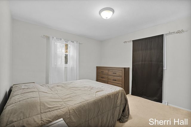 11632 Woodgate Drive, Grand Rapids, MI 49534