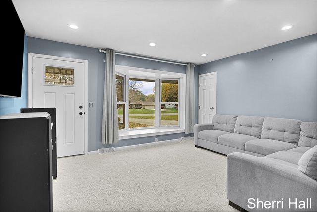 11632 Woodgate Drive, Grand Rapids, MI 49534