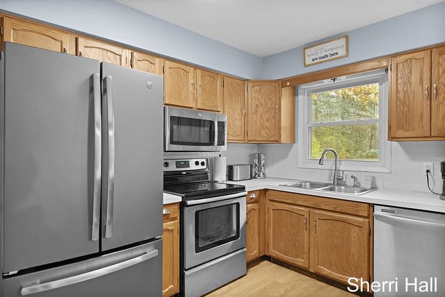 11632 Woodgate Drive, Grand Rapids, MI 49534