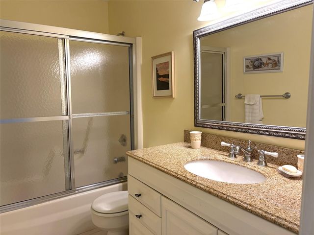 73 Royal Oak Court 206, Vero Beach, FL 32962