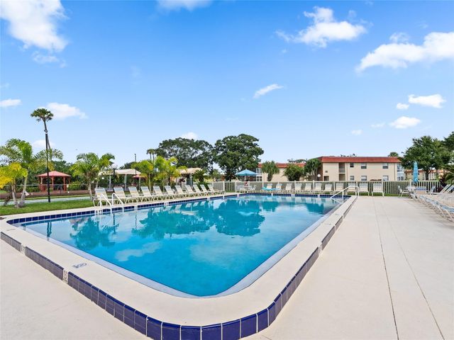 73 Royal Oak Court 206, Vero Beach, FL 32962