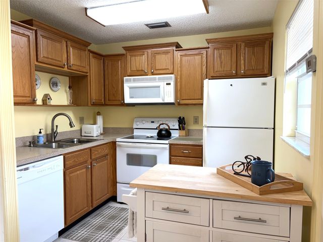 73 Royal Oak Court 206, Vero Beach, FL 32962