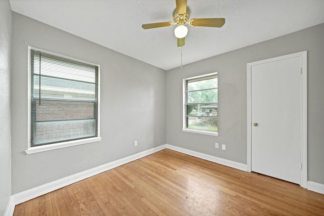 9953 Mango St, Houston, TX 77075