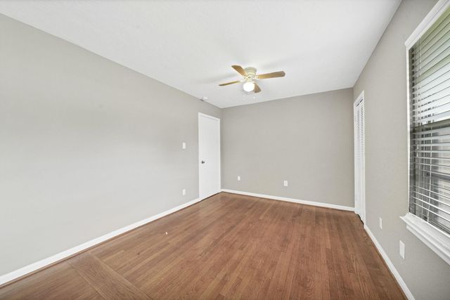9953 Mango St, Houston, TX 77075