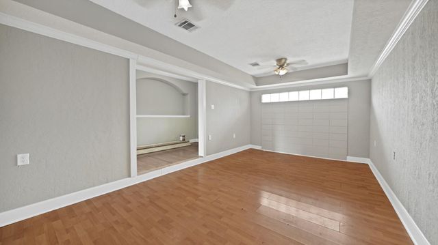 9953 Mango St, Houston, TX 77075