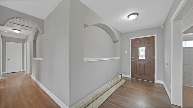 9953 Mango St, Houston, TX 77075