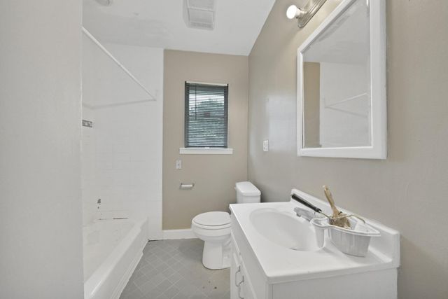 9953 Mango St, Houston, TX 77075