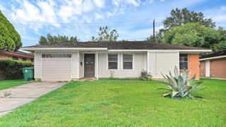 9953 Mango St, Houston, TX 77075