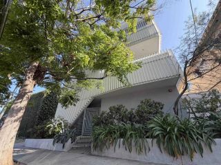 2851 N Buzz Court, Los Angeles, CA 90039