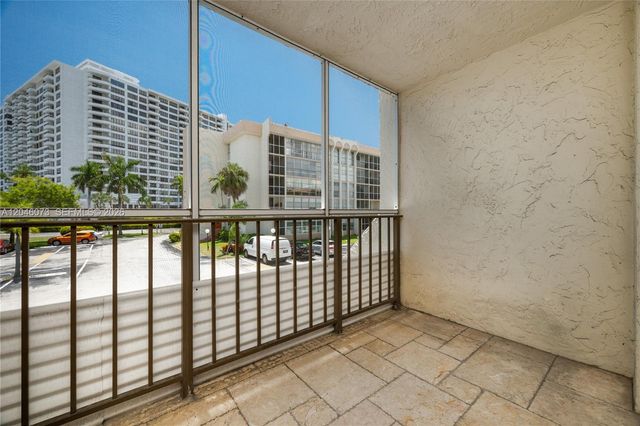 701 Three Islands Blvd 206, Hallandale Beach, FL 33009