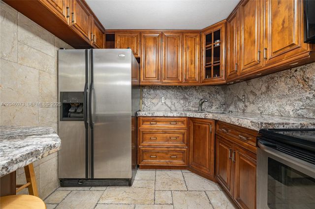 701 Three Islands Blvd 206, Hallandale Beach, FL 33009