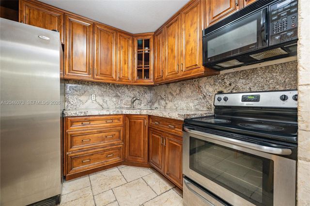 701 Three Islands Blvd 206, Hallandale Beach, FL 33009