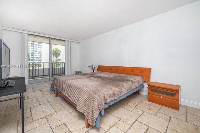 701 Three Islands Blvd 206, Hallandale Beach, FL 33009