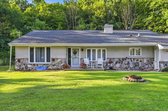 W3638 County Road H, Fredonia, WI 53021