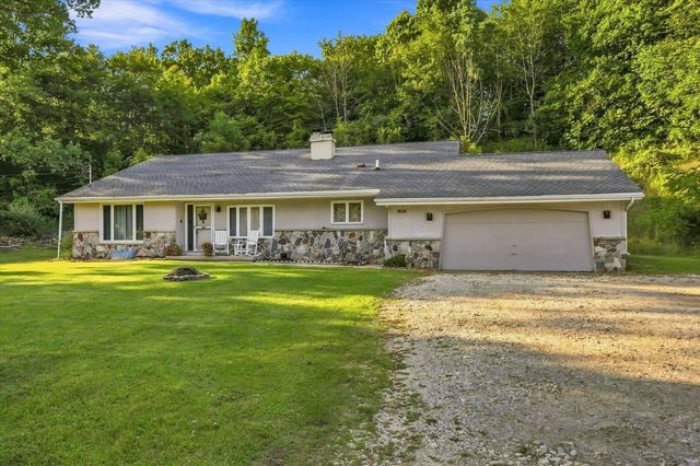 W3638 County Road H, Fredonia, WI 53021