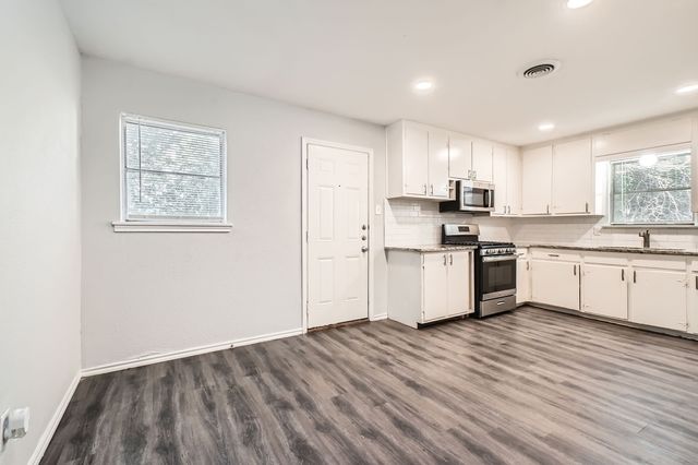 7805 Whitney Drive, White Settlement, TX 76108