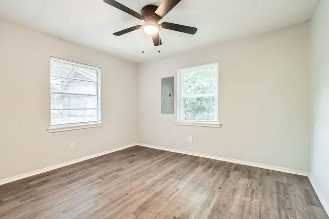 7805 Whitney Drive, White Settlement, TX 76108