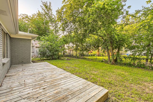 7805 Whitney Drive, White Settlement, TX 76108