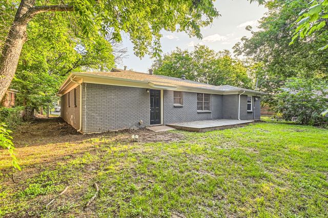 7805 Whitney Drive, White Settlement, TX 76108