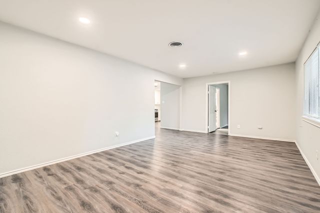 7805 Whitney Drive, White Settlement, TX 76108