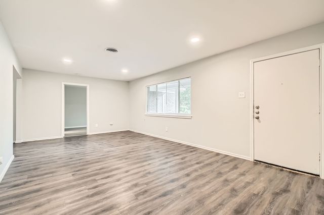 7805 Whitney Drive, White Settlement, TX 76108