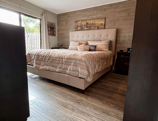 1005 NW 53rd St Street, Deerfield Beach, FL 33064