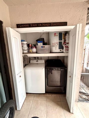 1005 NW 53rd St Street, Deerfield Beach, FL 33064