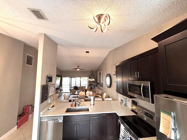 1005 NW 53rd St Street, Deerfield Beach, FL 33064