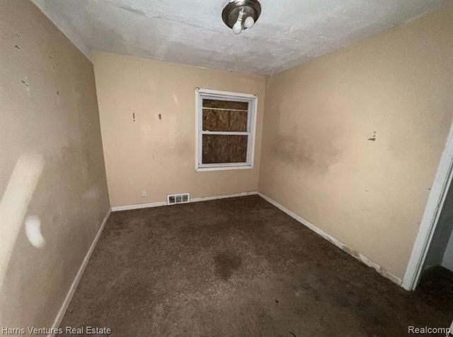 15825 Pinehurst Street, Detroit, MI 48238
