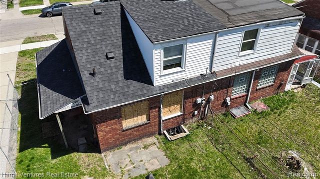 15825 Pinehurst Street, Detroit, MI 48238