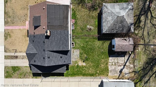 15825 Pinehurst Street, Detroit, MI 48238