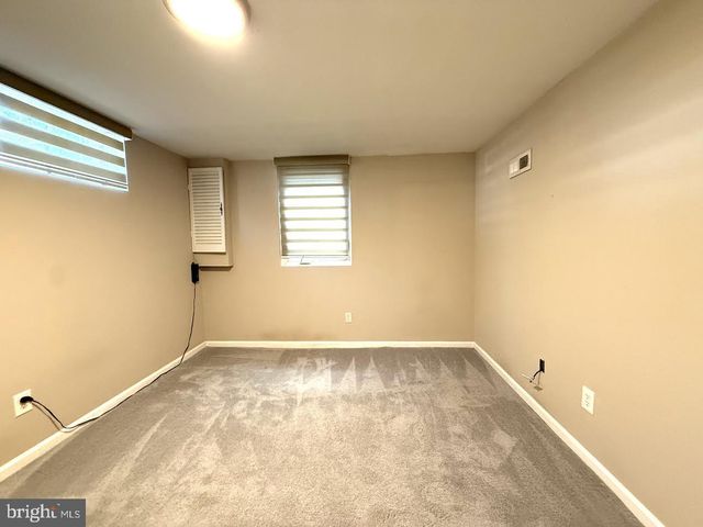 8703 34TH AVE, College Park, MD 20740