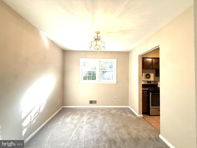 8703 34TH AVE, College Park, MD 20740