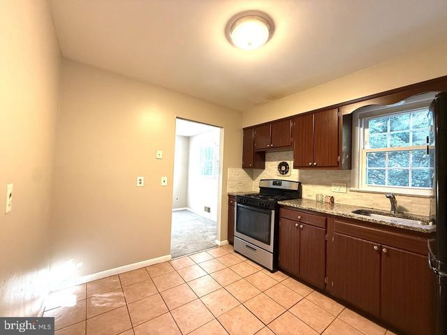 8703 34TH AVE, College Park, MD 20740