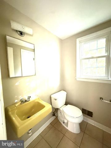 8703 34TH AVE, College Park, MD 20740