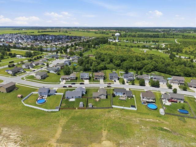 7832 W 174th Avenue, Lowell, IN 46356