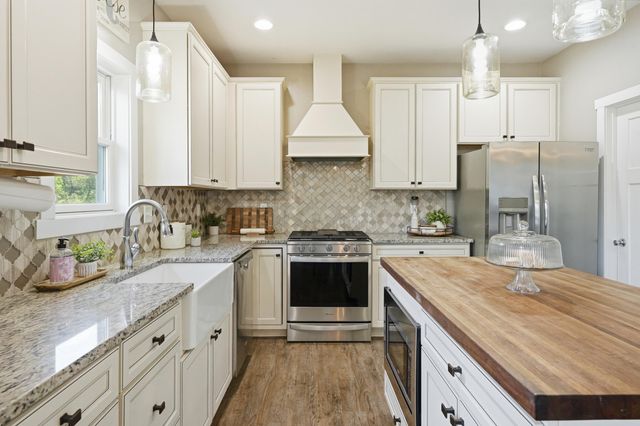 7832 W 174th Avenue, Lowell, IN 46356