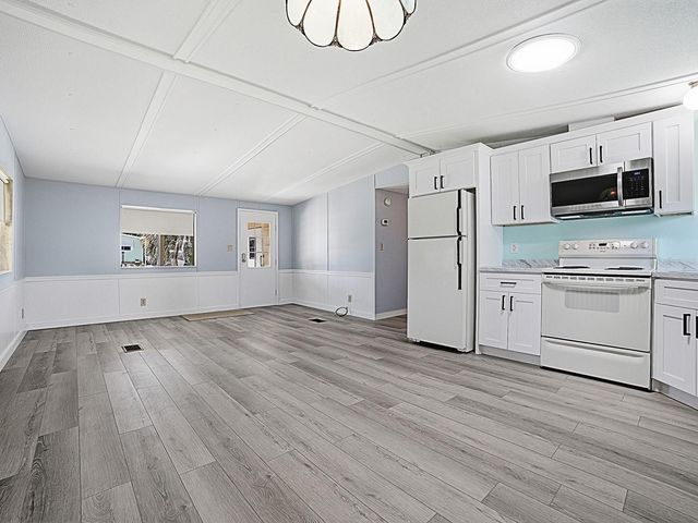 721 SHARON DRIVE, Lady Lake, FL 32159
