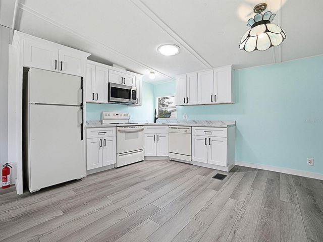 721 SHARON DRIVE, Lady Lake, FL 32159
