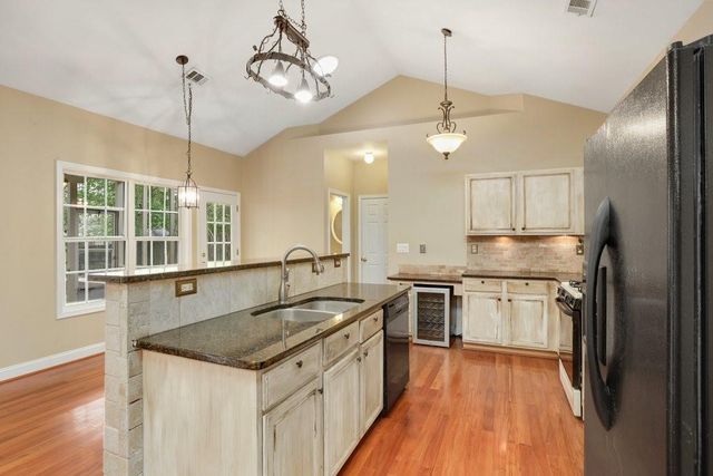 1955 Fairway Close Terrace, Lawrenceville, GA 30043