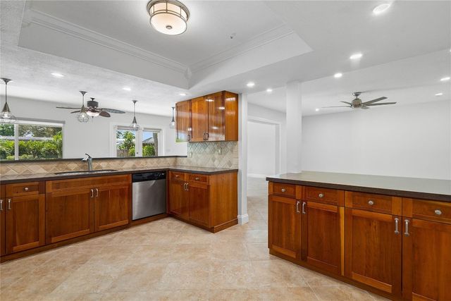 5206 Cleveland Street, Hollywood, FL 33021